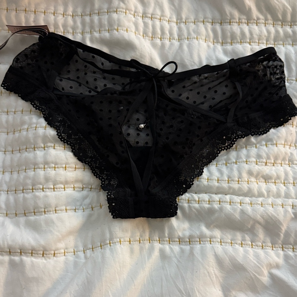 * VICTORIA’s SECRET * mystery bundle - thong, cheeky, bikini, sexy - MEDIUM - Picture 10 of 12